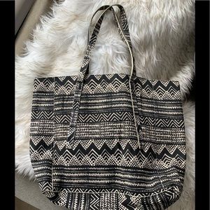 Reversible tote